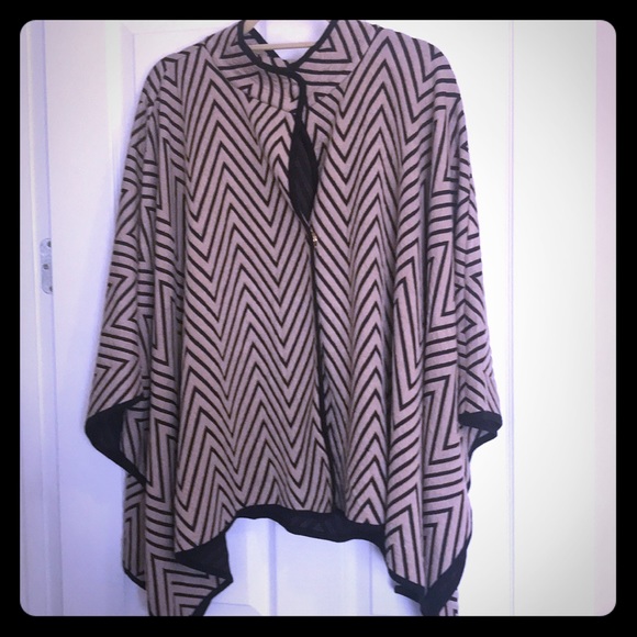 Beautiful poncho jacket - Picture 1 of 2